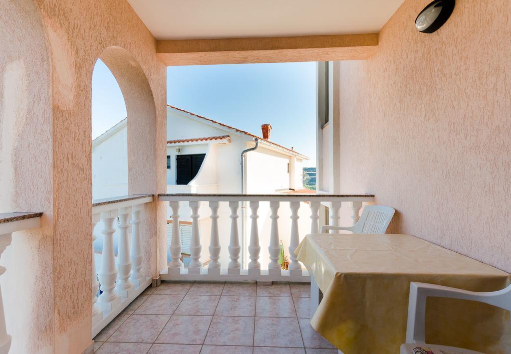 Apartments Dragan Lopar Exterior foto