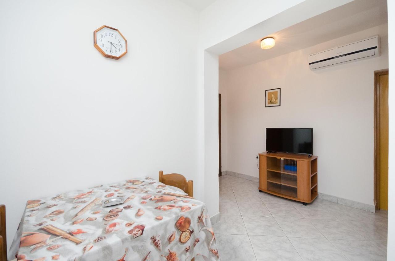 Apartments Dragan Lopar Quarto foto